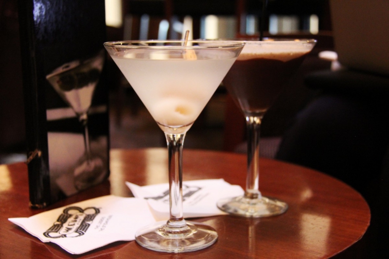 boite-nuit-BEZAUDUN LES ALPES-min_martini_bar_lychee_chocolate_alcohol_liquor_happy_hour_happy-910161